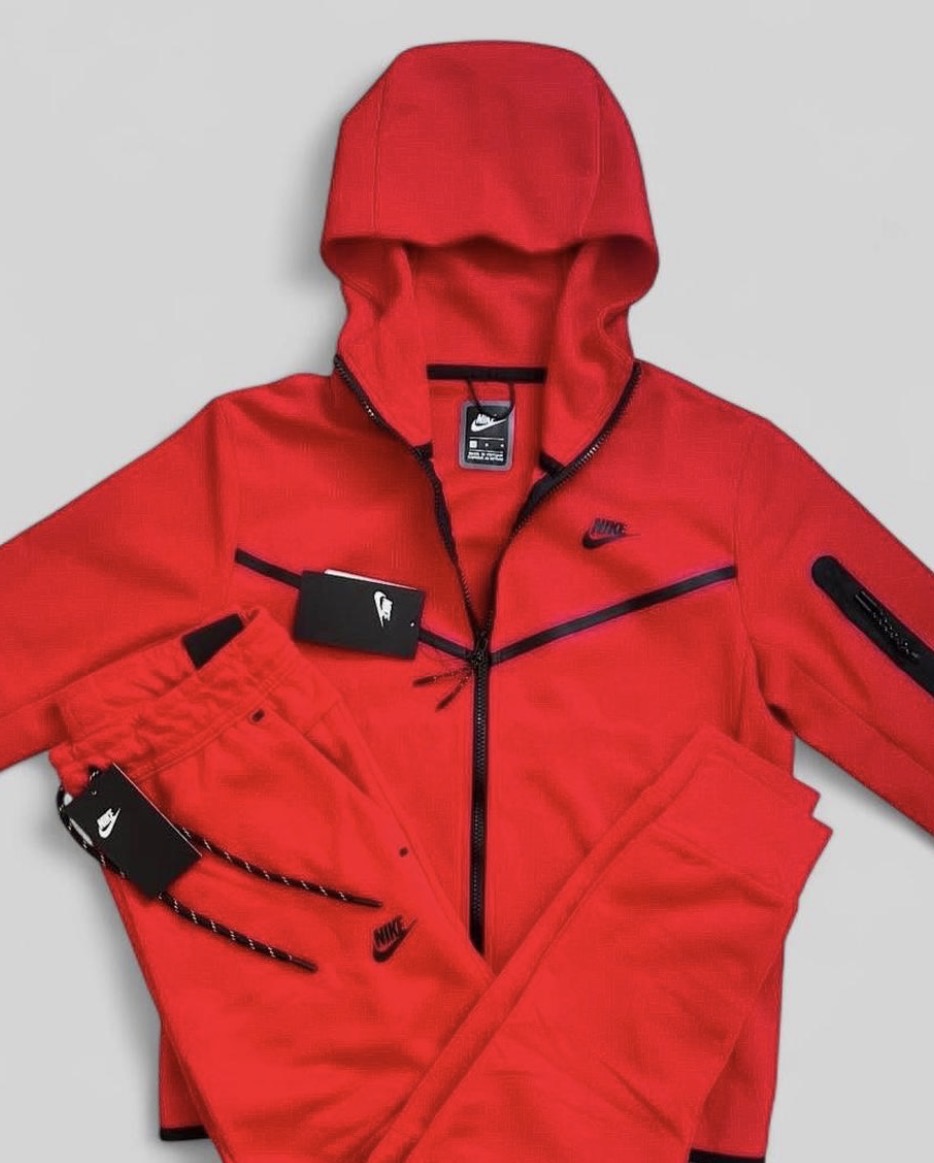 Nike Tech Fleece Sets