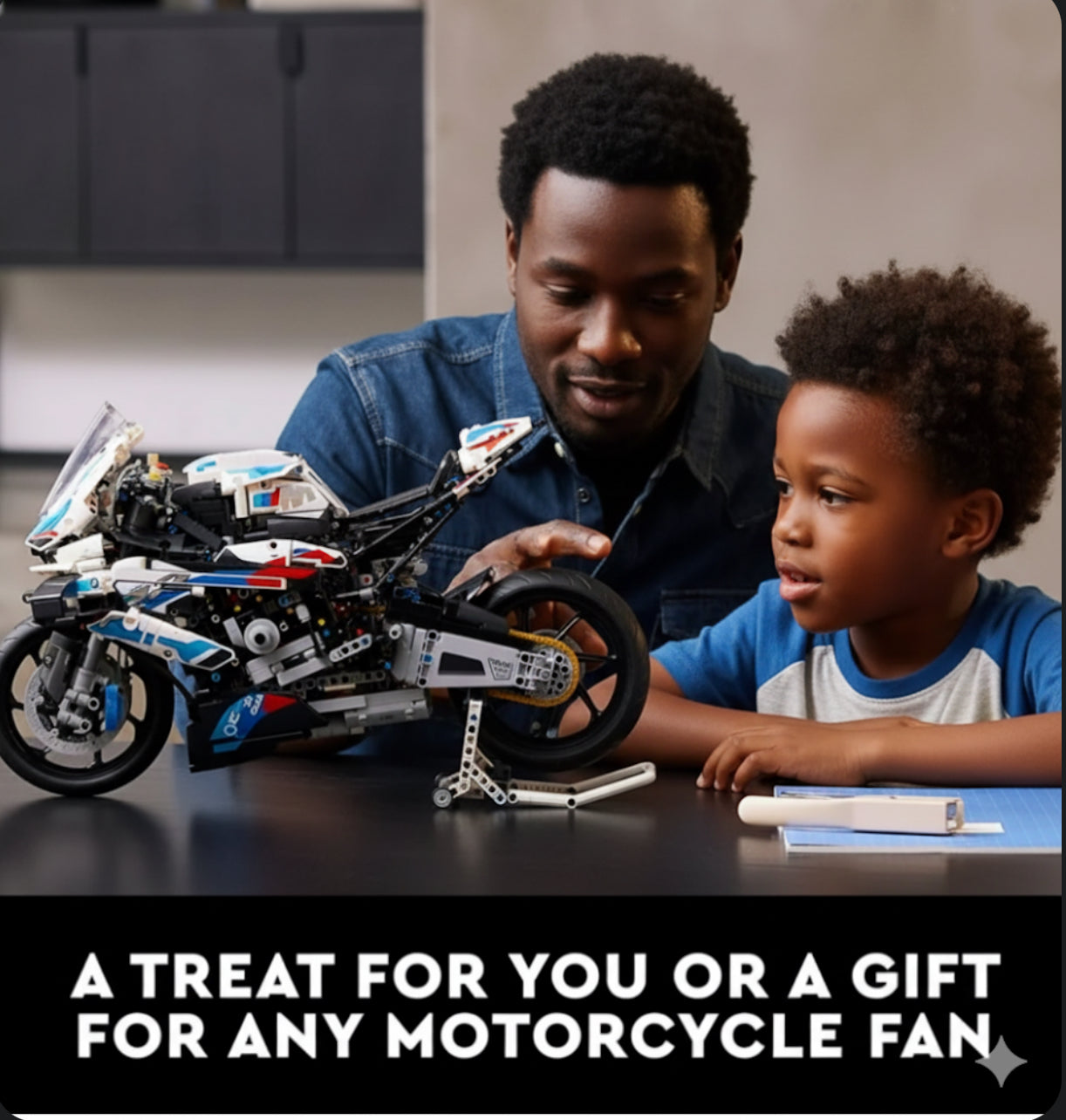 LEGO Technic BMW M1000RR 1:5